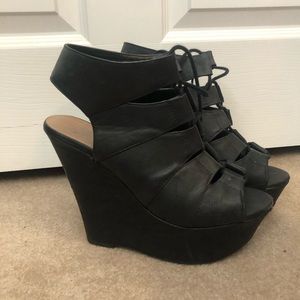 Black 7.5 wedges